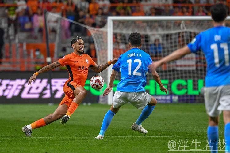 中超-云南玉昆主场告捷 三球击败深圳新鹏城